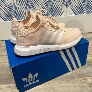 Adidas Swift Run
